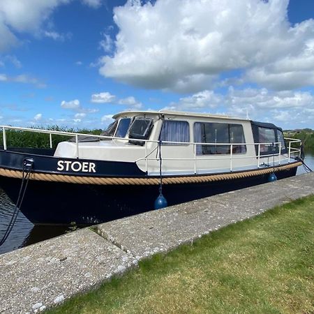 Boat Stoer - Inclusief Sloep Jutrijp 外观 照片