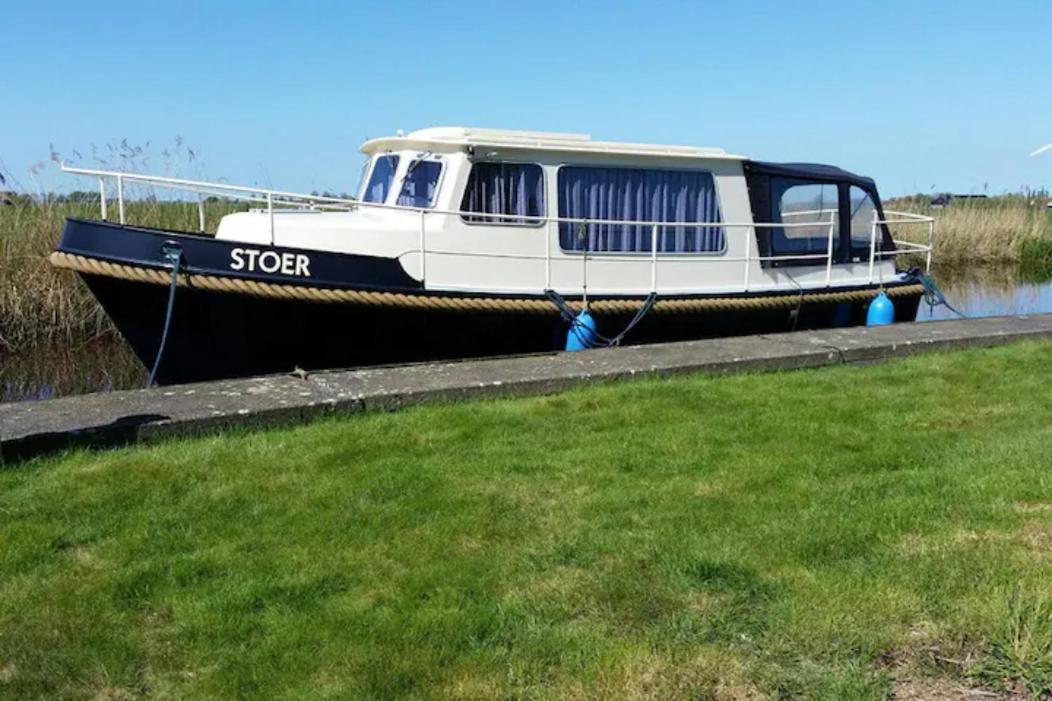 Boat Stoer - Inclusief Sloep Jutrijp 外观 照片