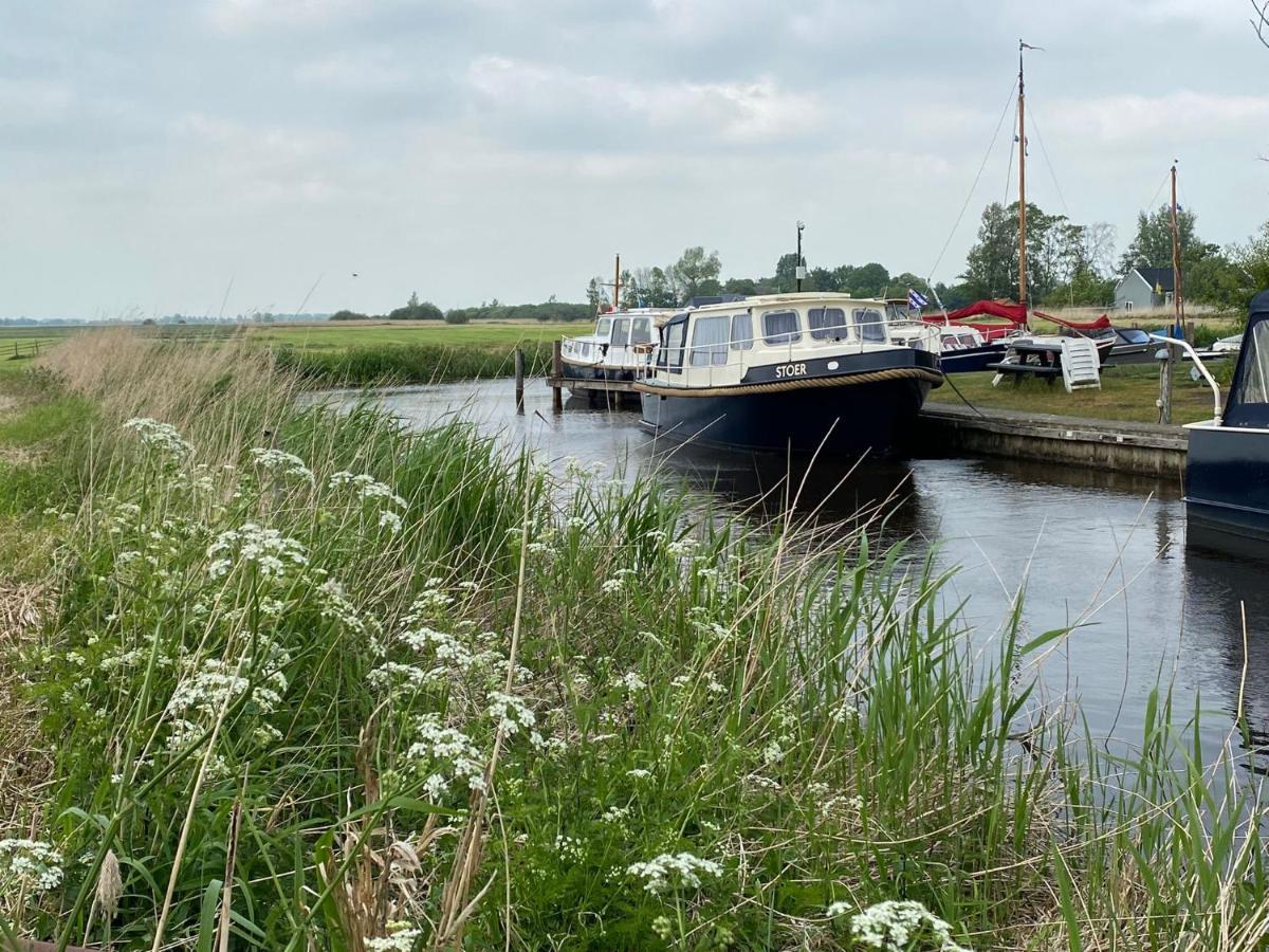 Boat Stoer - Inclusief Sloep Jutrijp 外观 照片