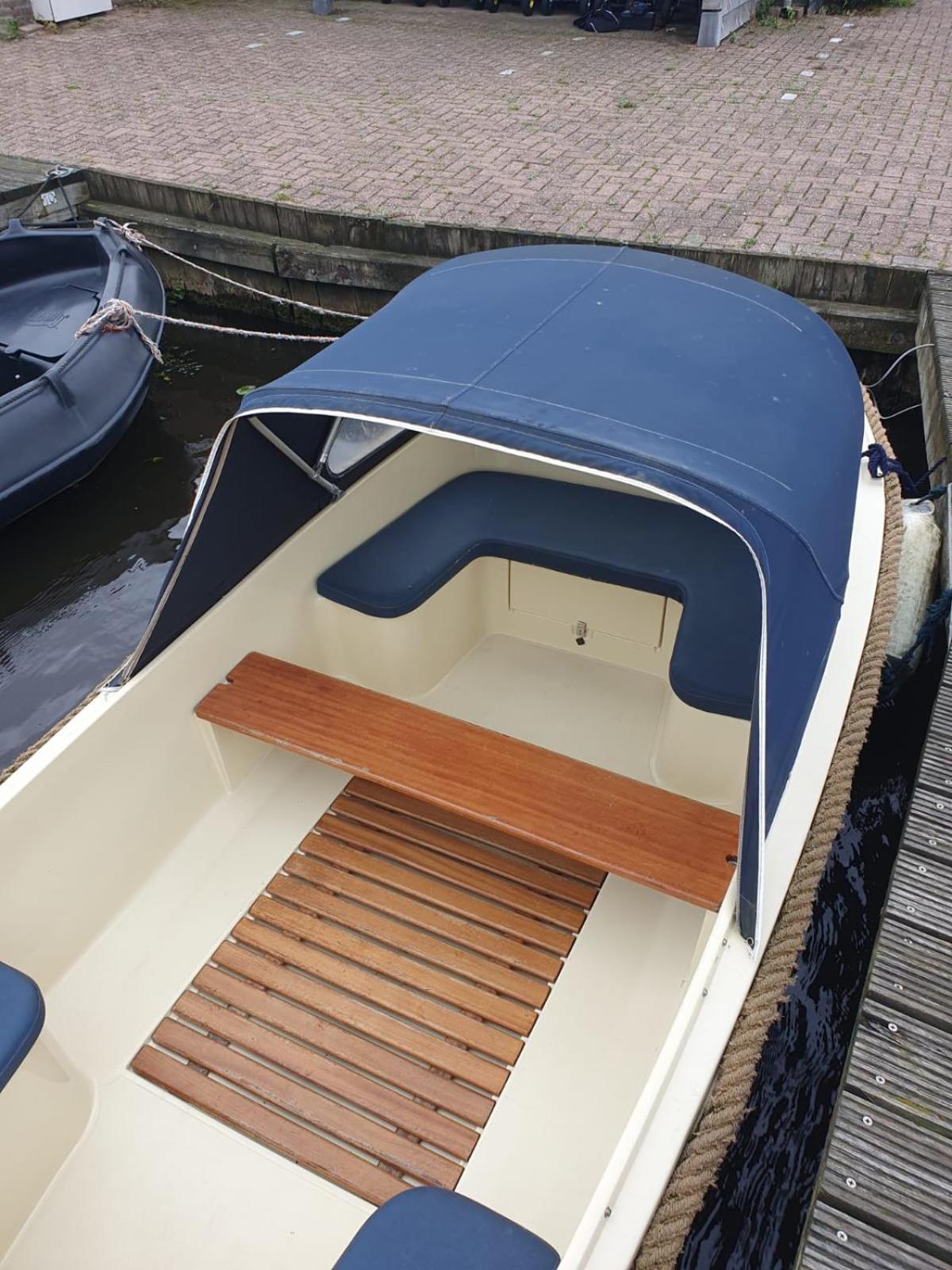 Boat Stoer - Inclusief Sloep Jutrijp 外观 照片